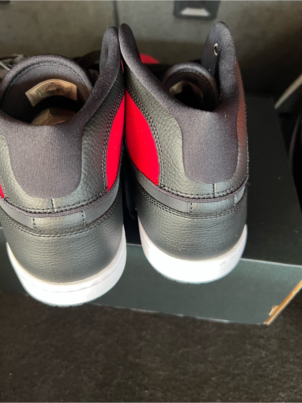 Jordan Air Jordan Access "Bred" Mid Top Black/Gym Red/White AR3762-006 Size 13M - Picture 6 of 8
